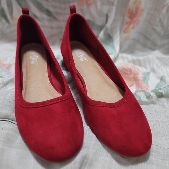 Red mini heel shoes - Picture 2 of 4